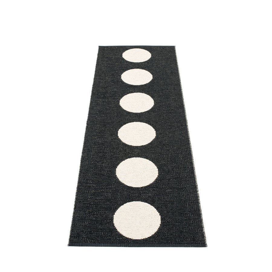 Pappelina Vera -  Black · Vanilla - 70 x 225 cm