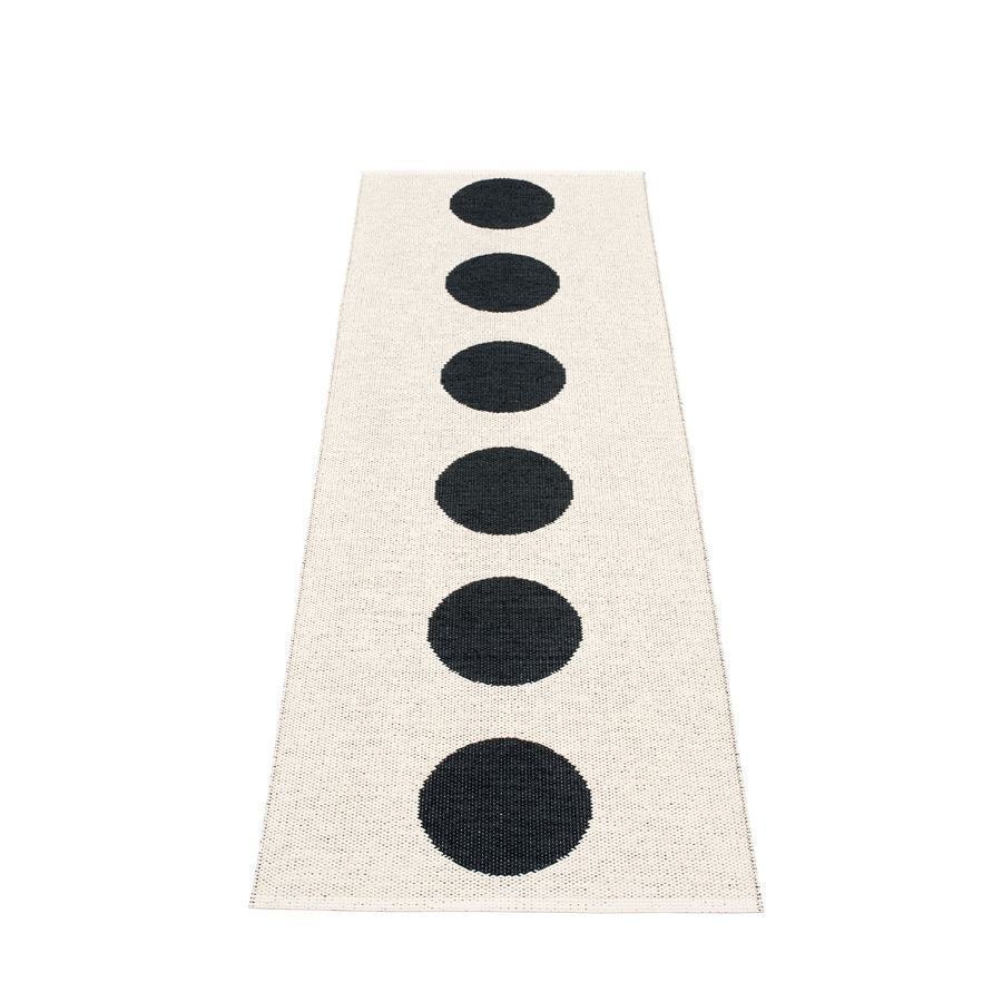 Pappelina Vera -  Black · Vanilla - 70 x 225 cm