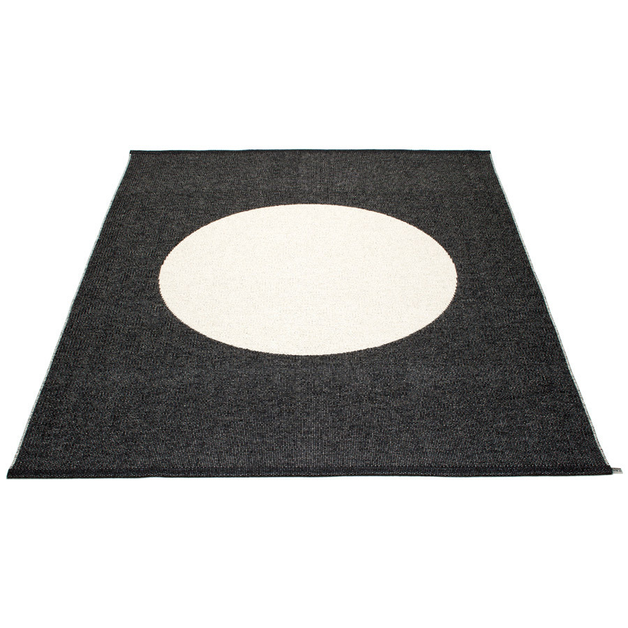 Pappelina Vera -  Black · Vanilla - 180 x 230 cm