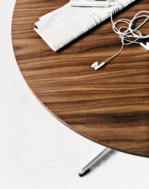 Fritz Hansen A622 Tischserie Säulenfuss
