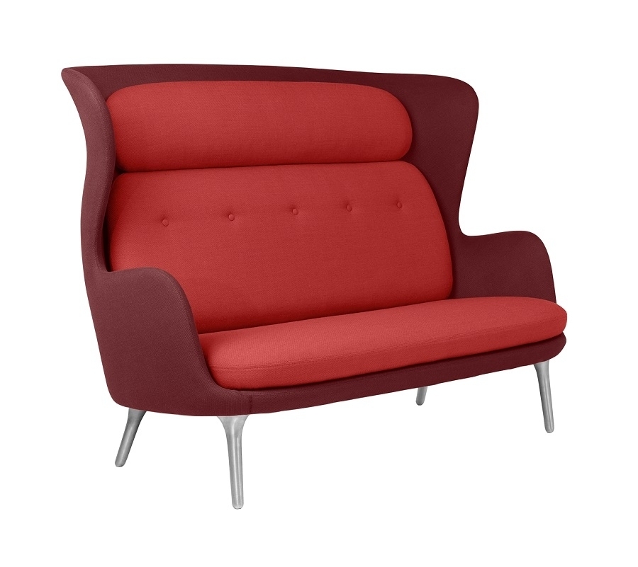 Fritz Hansen RO Sofa JH110 2 Sitzer Sofa Aluminium Beine - Rot, Stoff schale: Fiord 581 / Stoff Kissen: Fiord 571