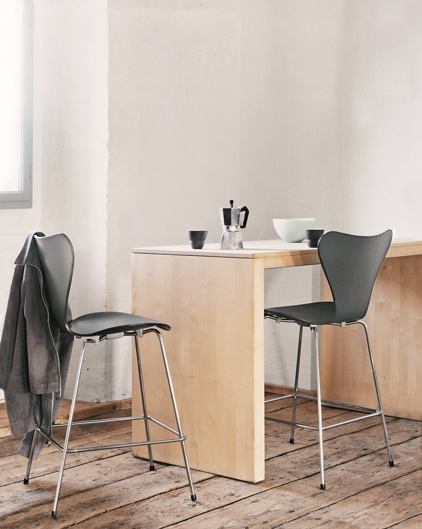 Fritz Hansen Serie 7™ 3187 - Lack - Theckenhocker