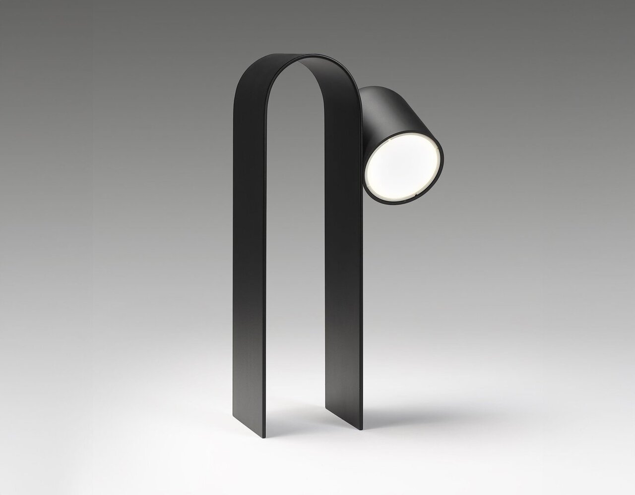 Lumina Perdue Arc 25 - Tischleuchte - Mattschwarz