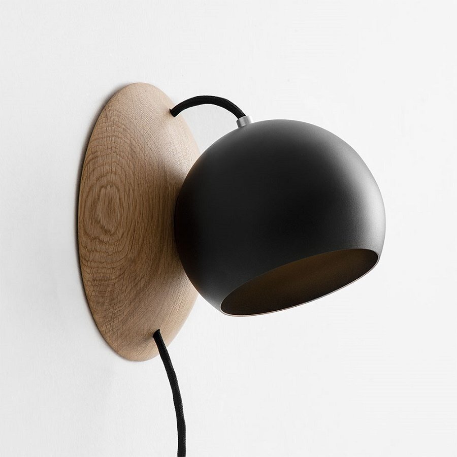 Iumi Orbit Wandlampe - Esche-Schwarz