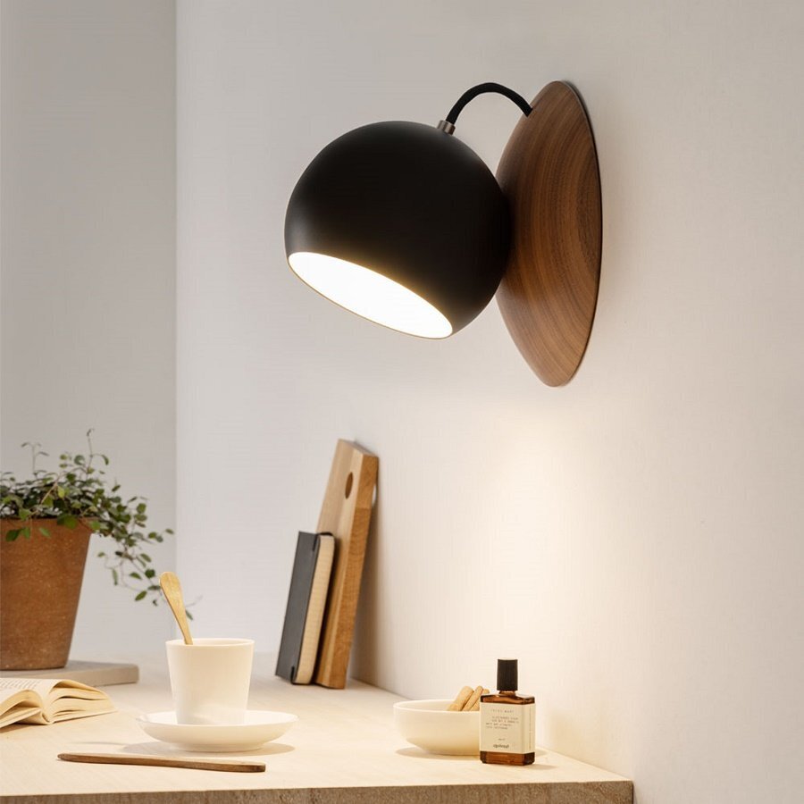 Iumi Orbit Wandlampe