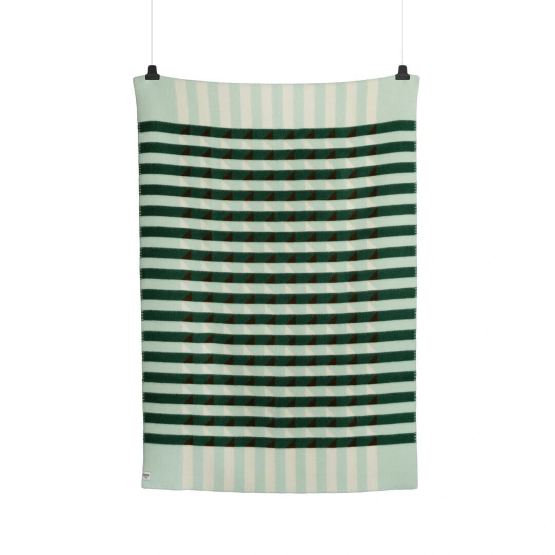 Røros Tweed Lammwolldecke Kvam 135 x 200 cm von Røros Tweed Green