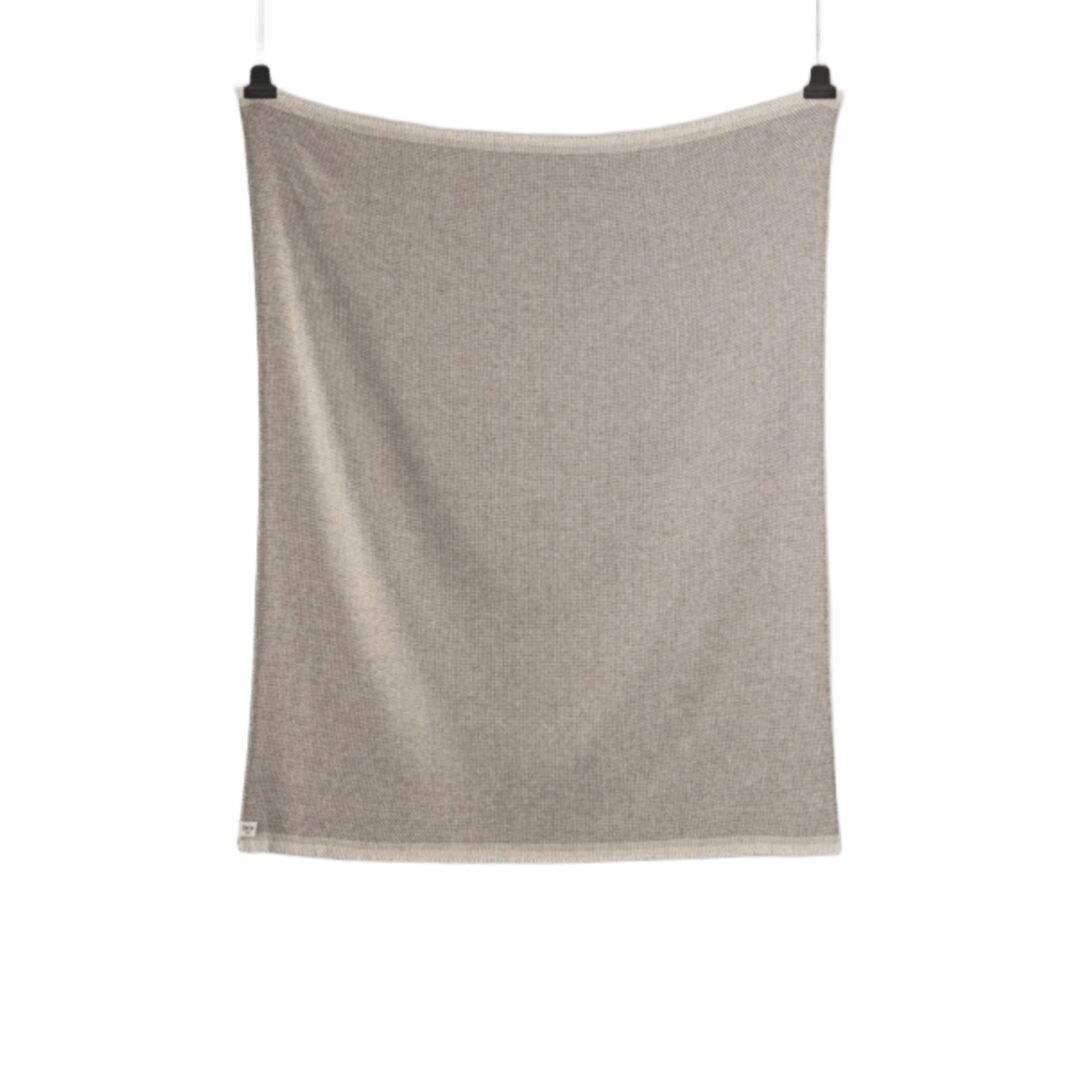 Røros Tweed Lammwolldecke Una 150 x 200 cm von Røros Tweed Grau