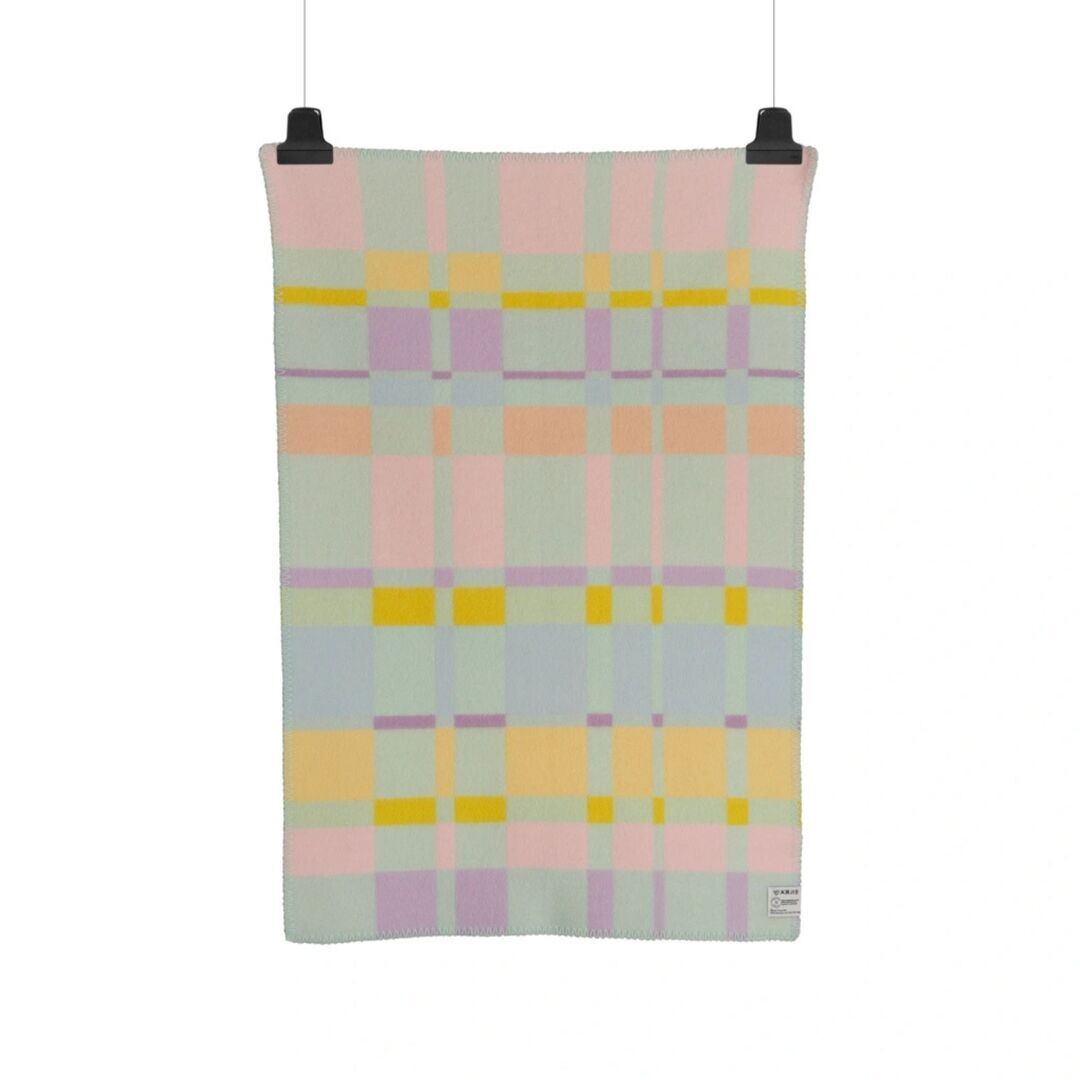Røros Tweed Baby Lammwolldecke City 67 x 100 cm von Røros Tweed Pastel