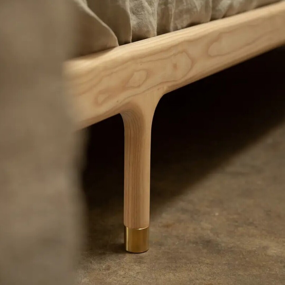 Kalon Simple Bed