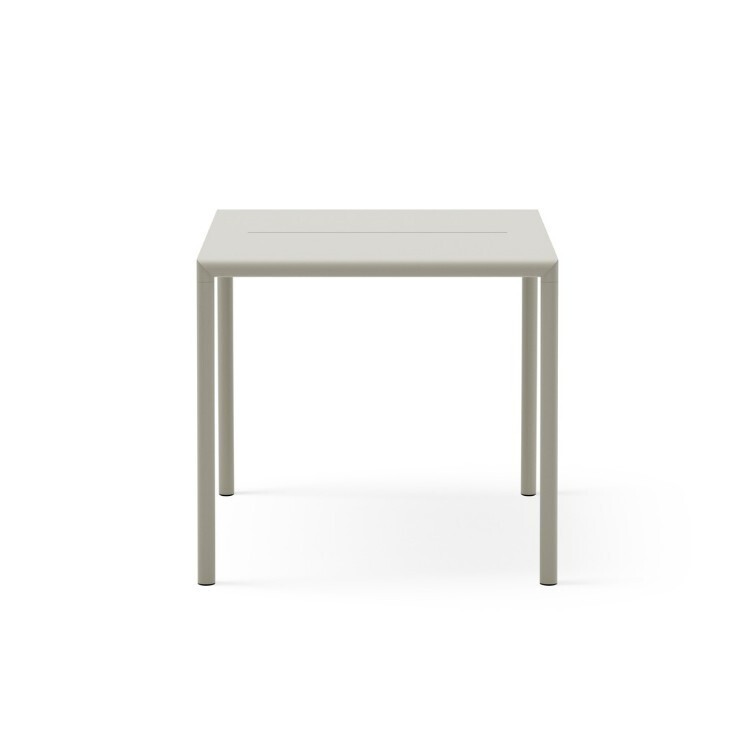 New Works New Works May Table - Gartentisch 85 x 85 cm Hellgrau