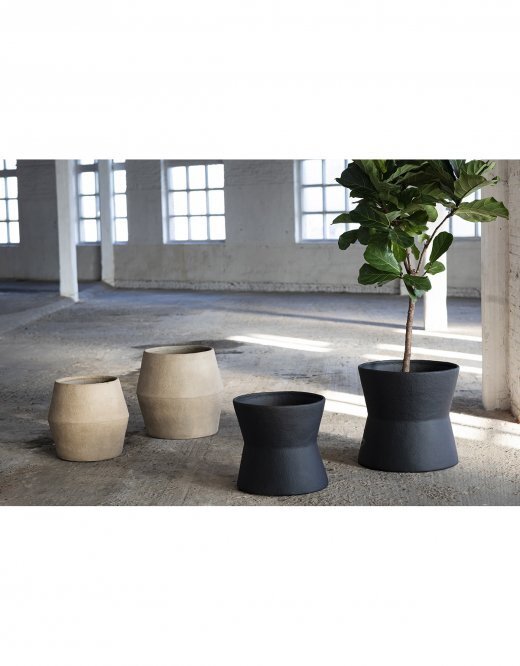 Serax Planter L Black Construct