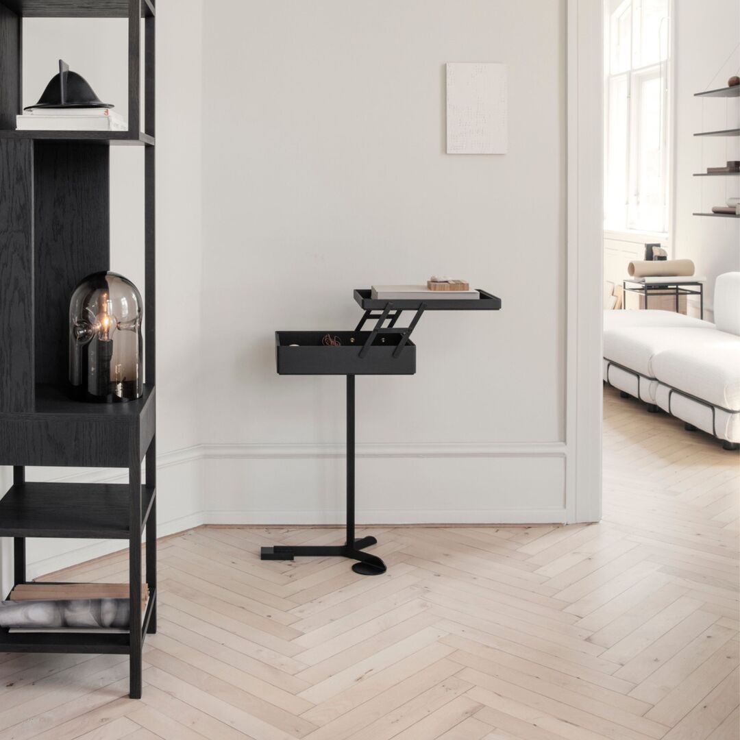 Karakter Multifunktionaler Beistelltisch Comodo von Karakter Natural oak
