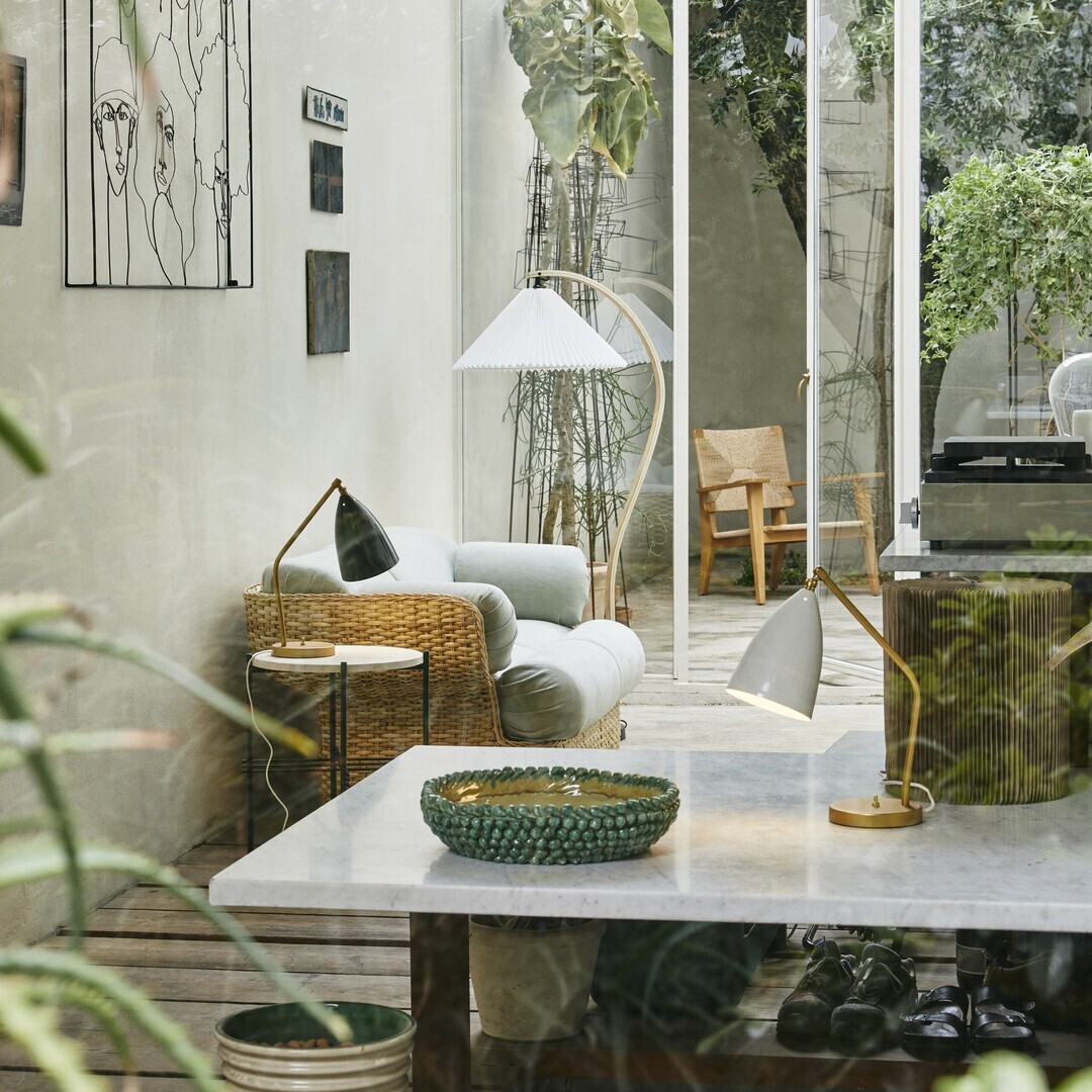 Gubi GUBI Basket Sofa 2-Seater