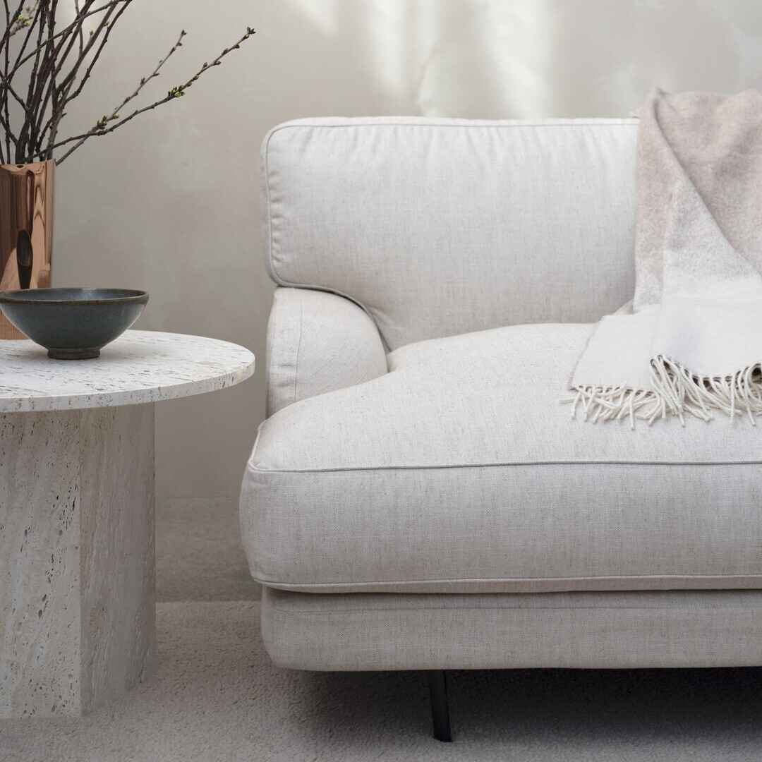 Gubi Gubi Flaneur 2.5-Sitzer Sofa mit Armlehne