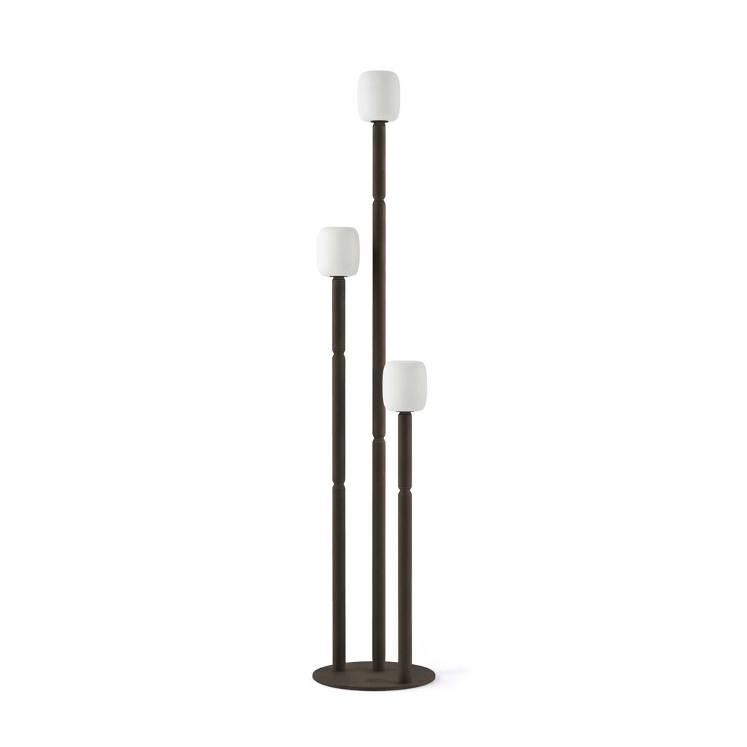 Karakter x Cassina Cassina Samambu Stehleuchte Chocolate
