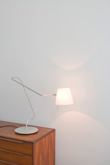 Serien Lighting Elane Tischleuchte