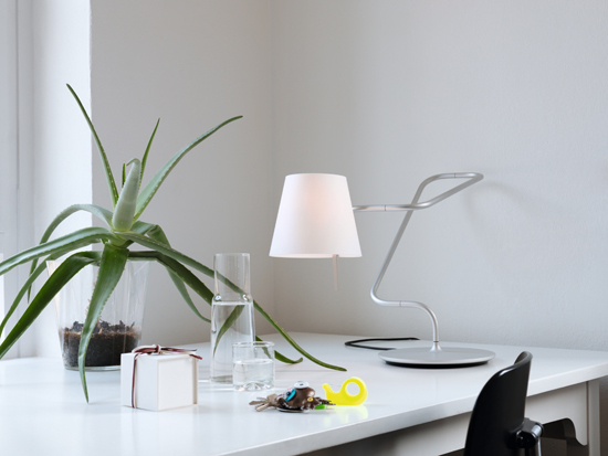 Serien Lighting Elane Tischleuchte