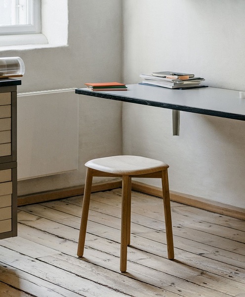 Soft Edge 72 Hocker