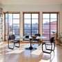 Tisch Tulip Oval Knoll International