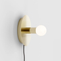 Lambert & Fils Wandleuchte 'Dot' Messing, Anschluss via Steckdose, Schwarz