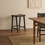 Kave Home_Sitzhocker Calixta_CC1948P01_lifestyle